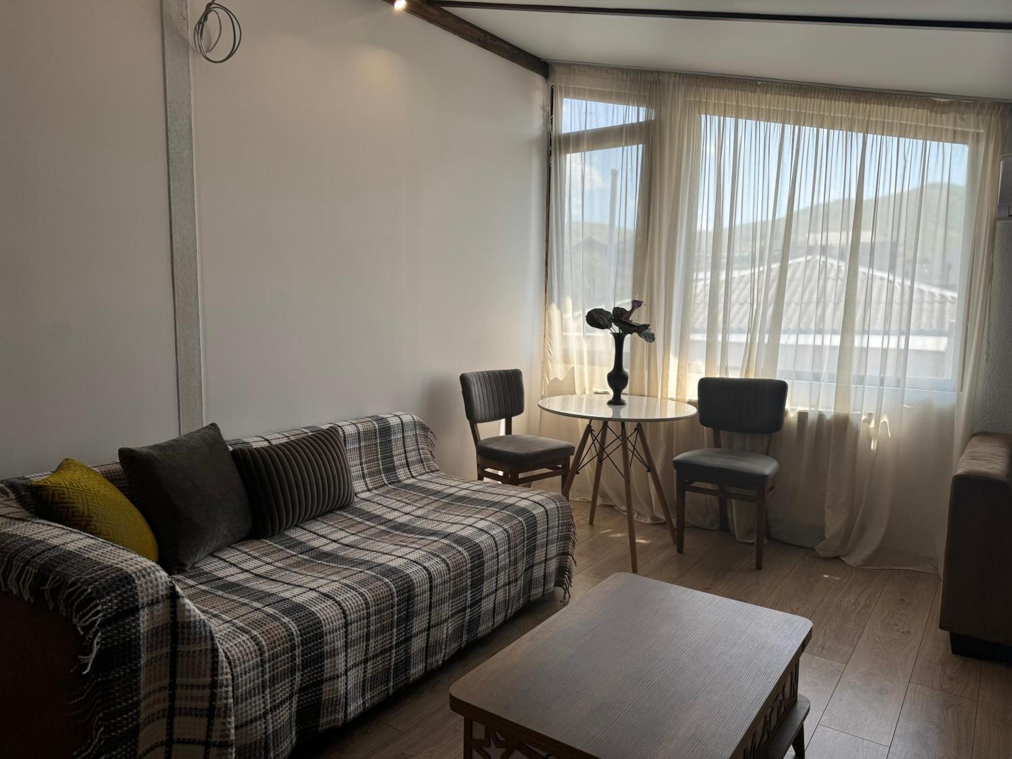 Guest House Elene Gori Ngoại thất bức ảnh