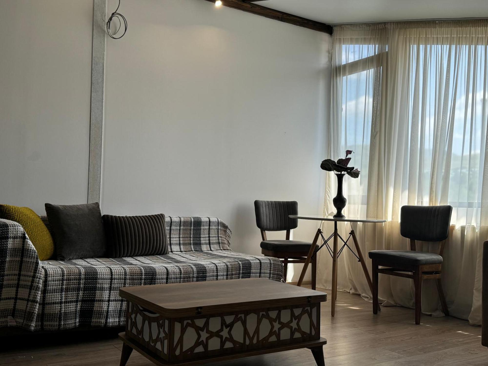 Guest House Elene Gori Ngoại thất bức ảnh