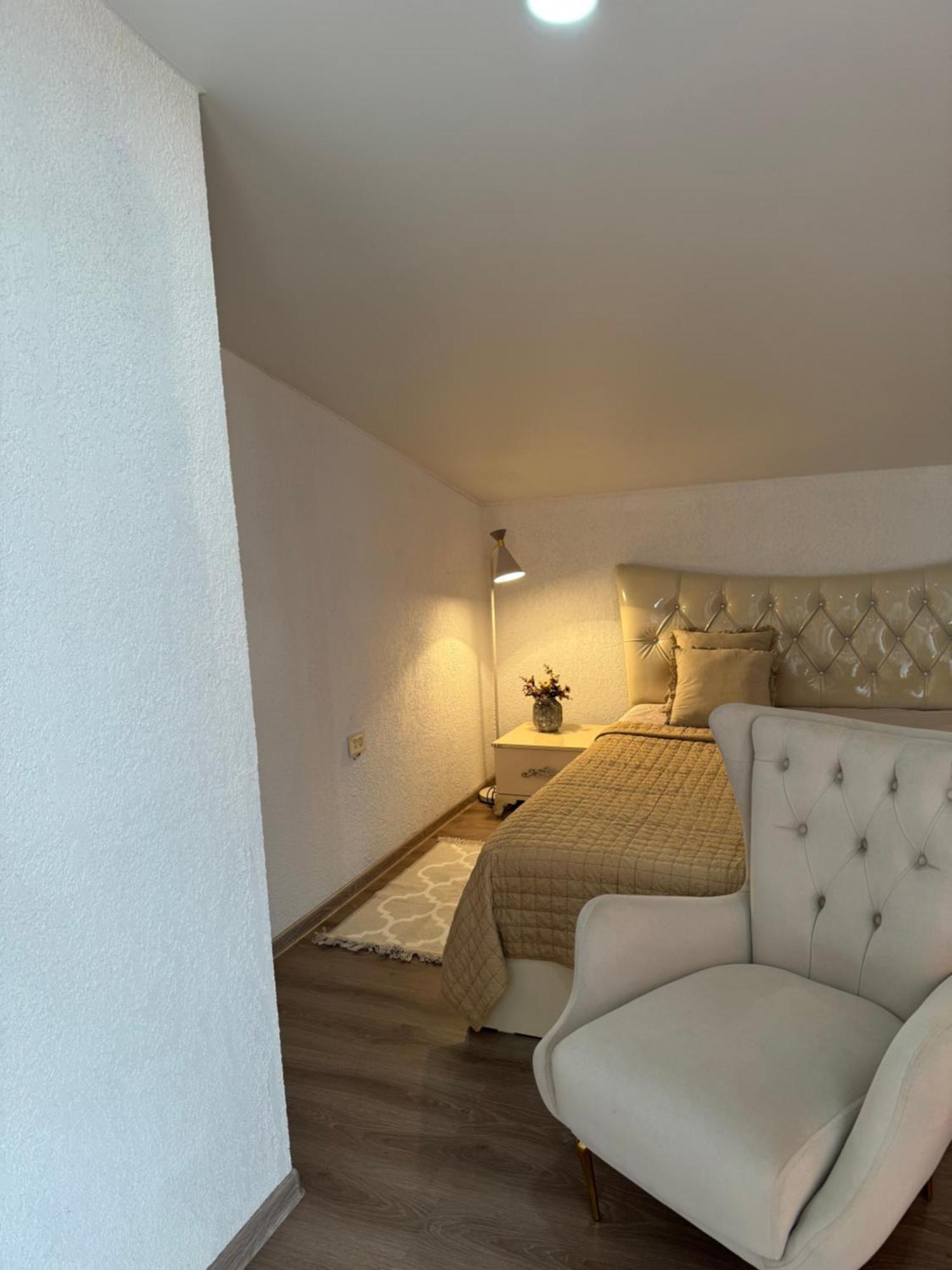 Guest House Elene Gori Ngoại thất bức ảnh
