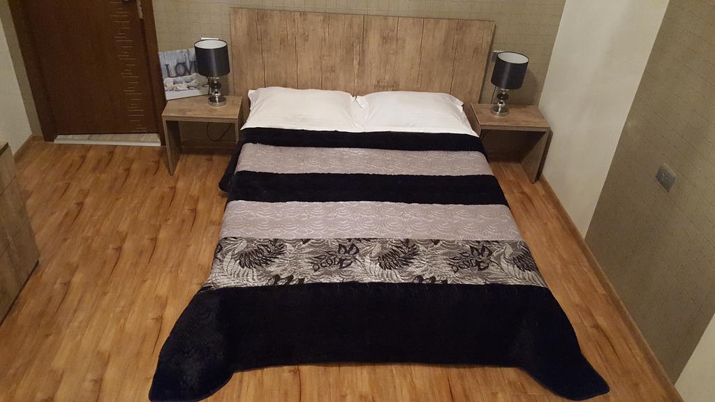 Guest House Elene Gori Ngoại thất bức ảnh